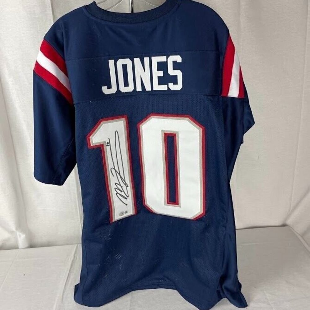 Mac Jones signed autographed New England Patriots custom jersey Beckett